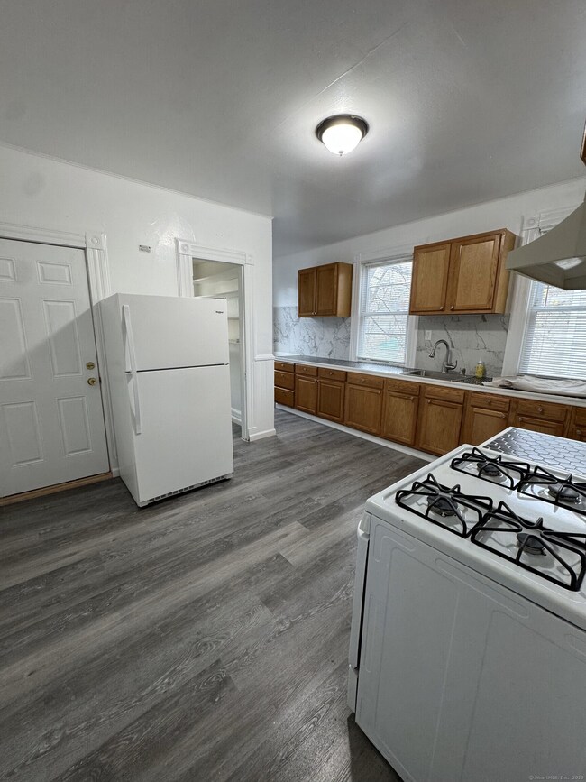 unlisted-address, New Haven, CT 06511 - photo 3