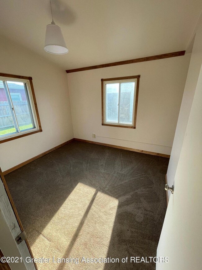 1024 Dornell Ave, Lansing, MI 48910 - photo 7