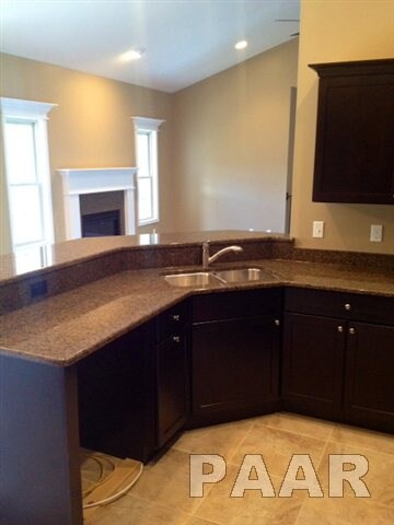 4607 N Wingover Ct, Peoria, IL 61615 - photo 7