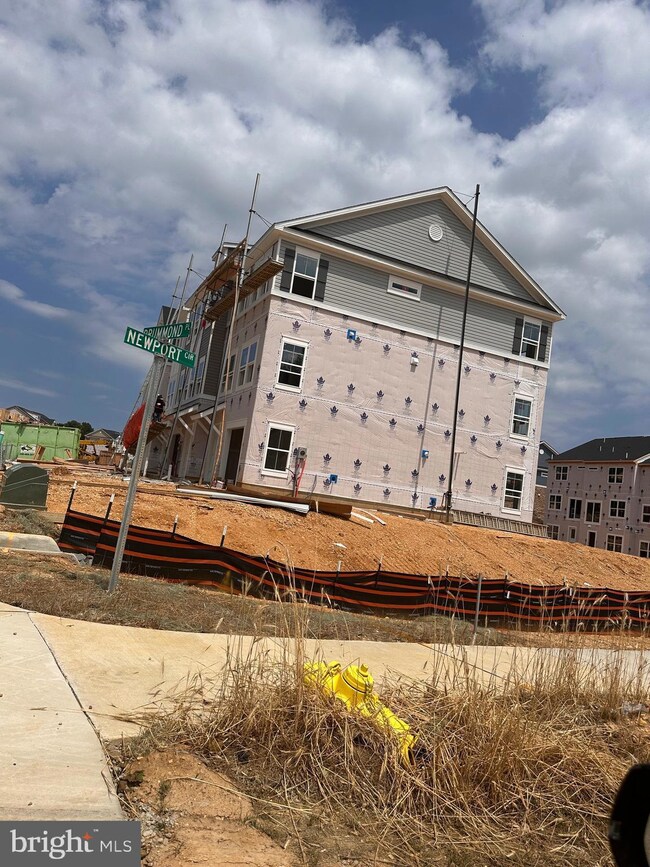 10884 Drummond Place, White Plains, MD 20695 - photo 2