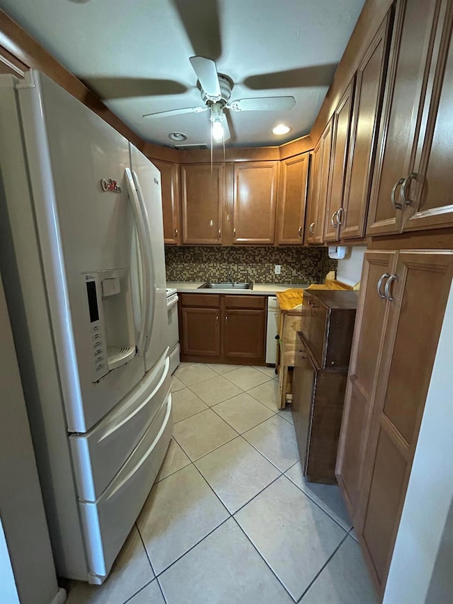 92 Kent F, West Palm Beach, FL 33417 - photo 3