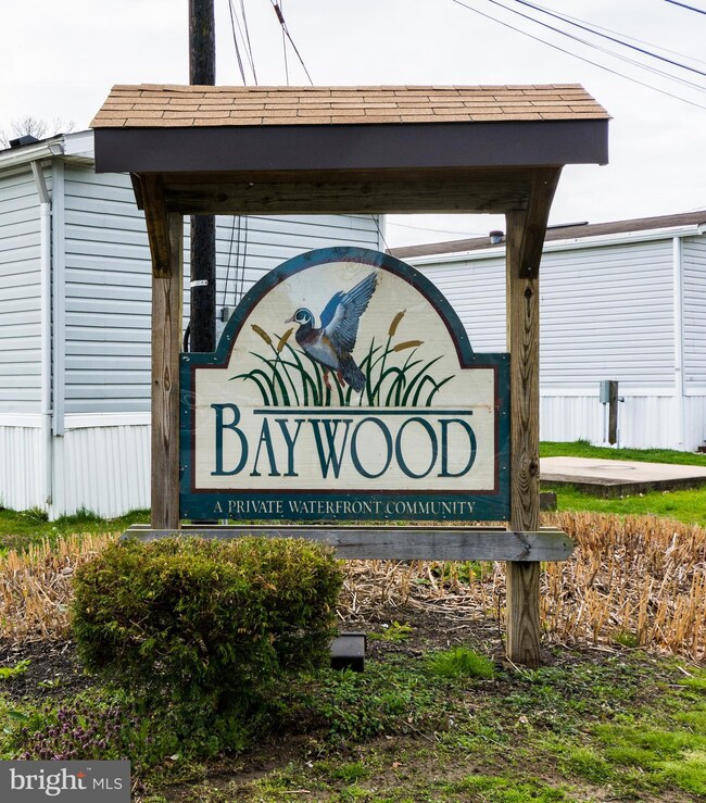 1 Thomas Ln, Edgemere, MD 21219 - photo 3