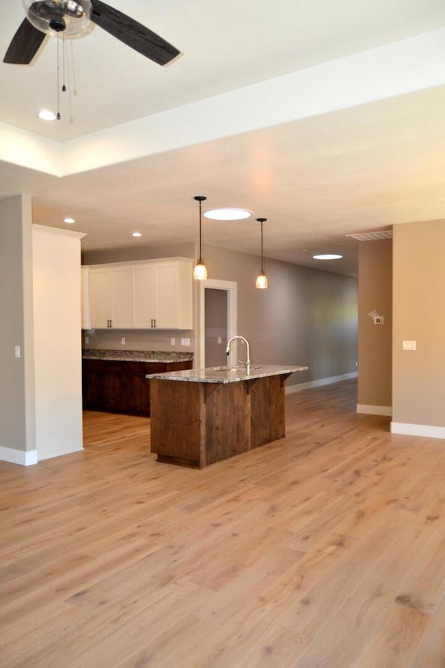 2181 SE Wyndham Way, Grants Pass, OR 97527 - photo 6