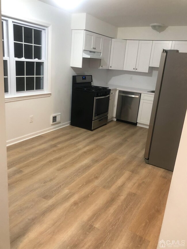 C Hanover Square, Middlesex Boro, NJ 08846 - photo 4