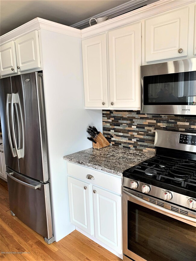 280 Lamport Blvd, Staten Island, NY 10305 - photo 7