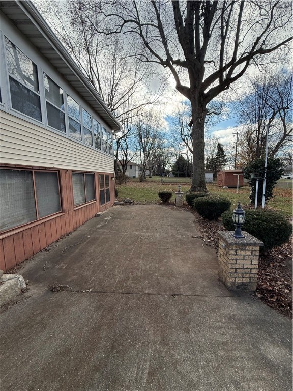 113 Benton Dr, Decatur, IL 62526 - photo 6