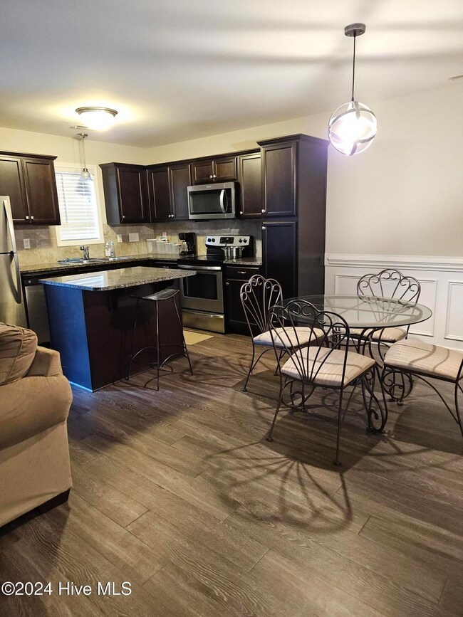2616 Middle Branch Bend kitchen dining