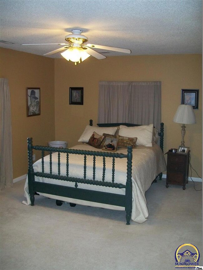 1420 NW Silverstone Ln, Topeka, KS 66618 - photo 7
