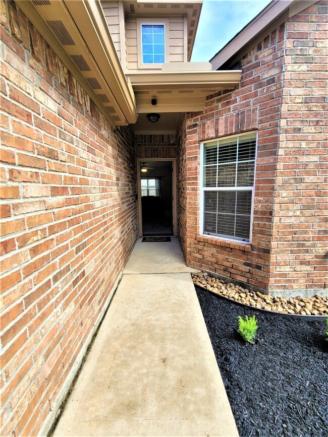 12135 Estelle Ln, Pinehurst, TX 77362 - photo 5