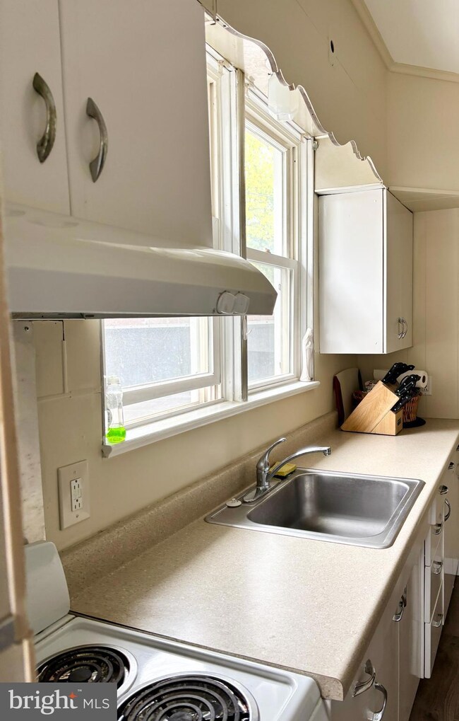 1 N Linden Ave unit FIRST FLOOR, Upper Darby, PA 19082 - photo 4