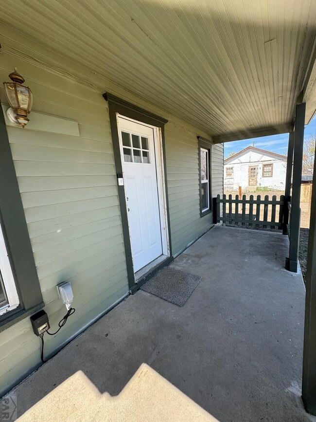 629 St Vrain Ave, Las Animas, CO 81054 - photo 6