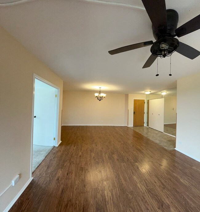 600 Naples Ct unit 510, Glenview, IL 60025 - photo 4