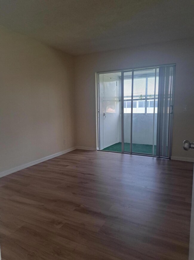 241 Sheffield J, West Palm Beach, FL 33417 - photo 5