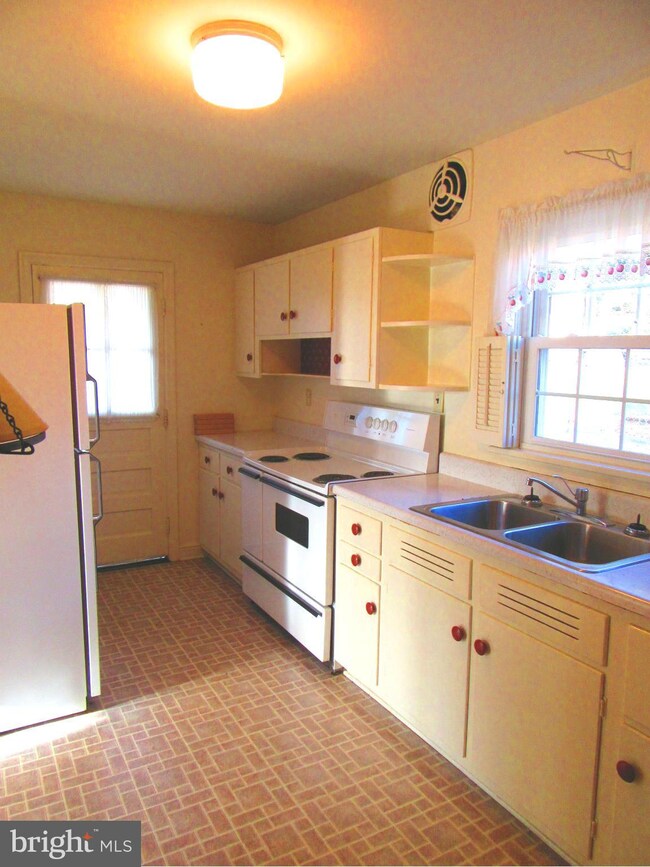 315 Jefferson St, Orange, VA 22960 - photo 3