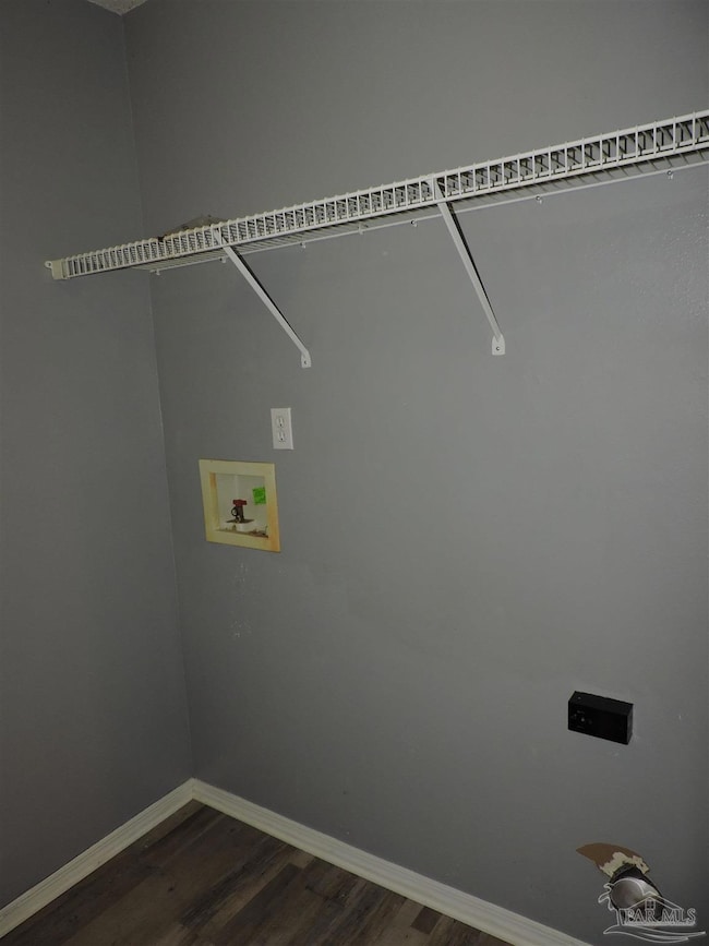 724 Hanley Downs Dr, Cantonment, FL 32533 - photo 5