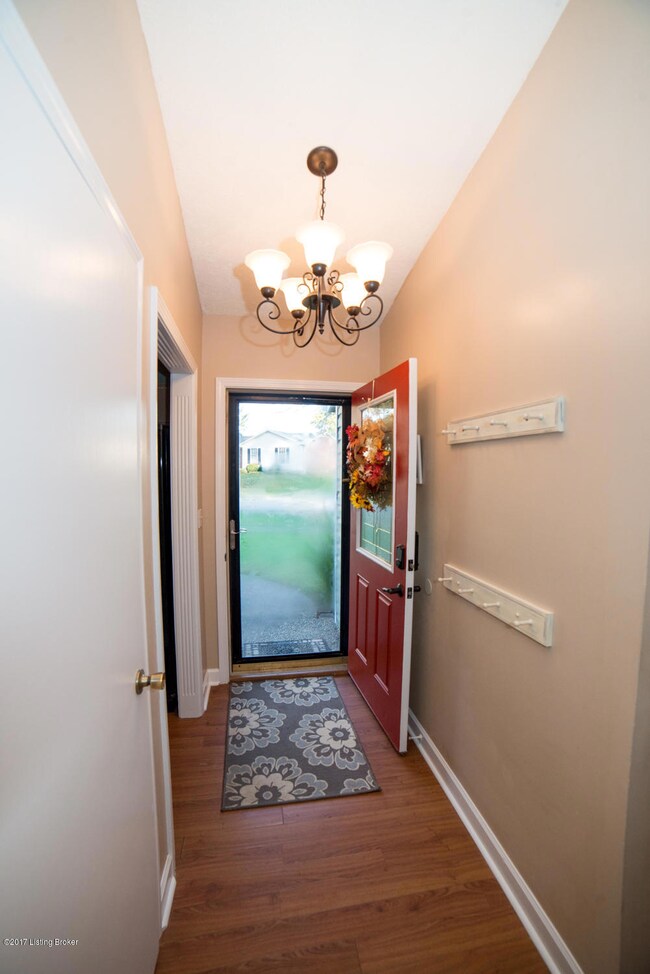 8507 Roseborough Rd, Louisville, KY 40228 - photo 3