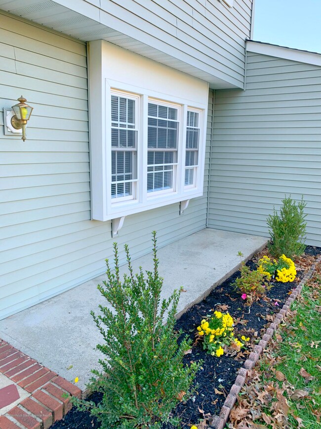 59 Avondale Ln, Matawan, NJ 07747 - photo 4