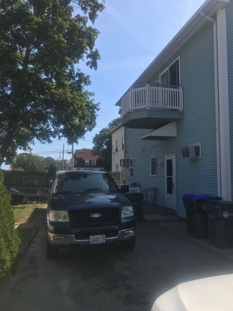 318 Swan St, Providence, RI 02905 - photo 6