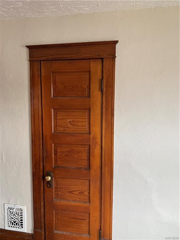 712 17th St, Niagara Falls, NY 14301 - photo 2