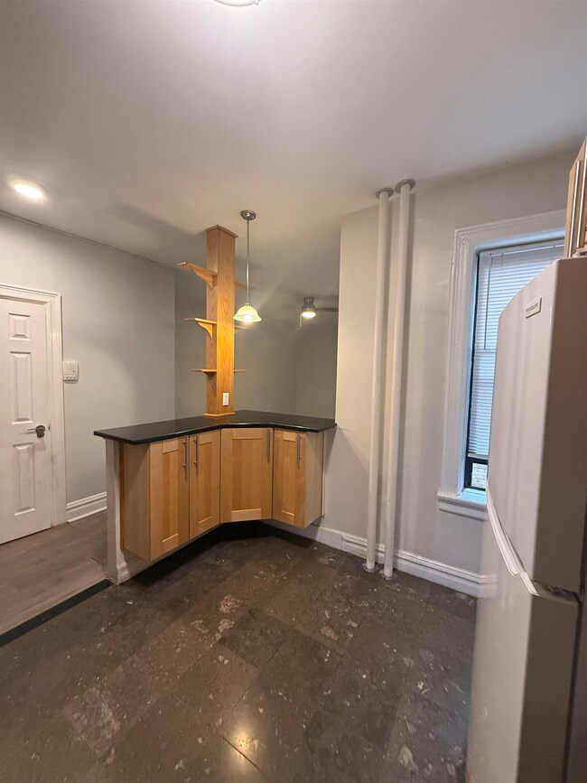 270 Harrison St unit 202, Jc, West Bergen, NJ 07304 - photo 4