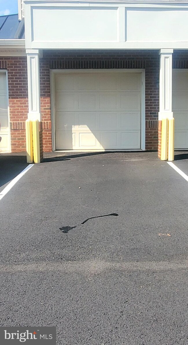 9713 Handerson Place unit 306, Manassas Park, VA 20111 - photo 5