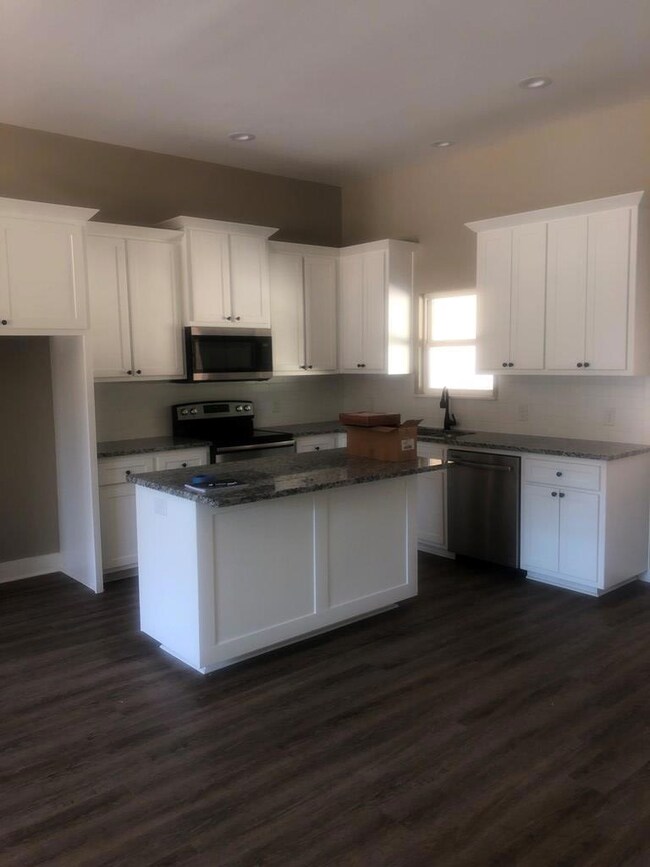 170 Dena Kay Dr, Lufkin, TX 75904 - photo 2