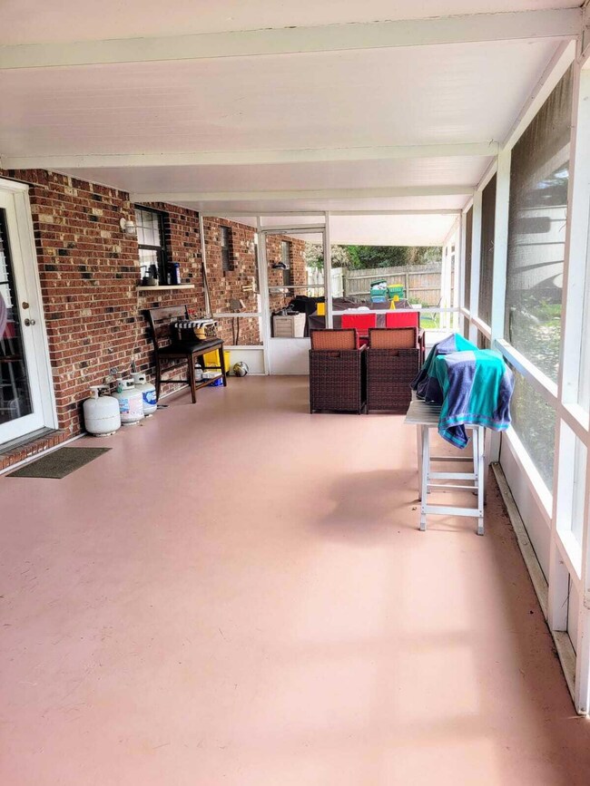 290 screened porch 2