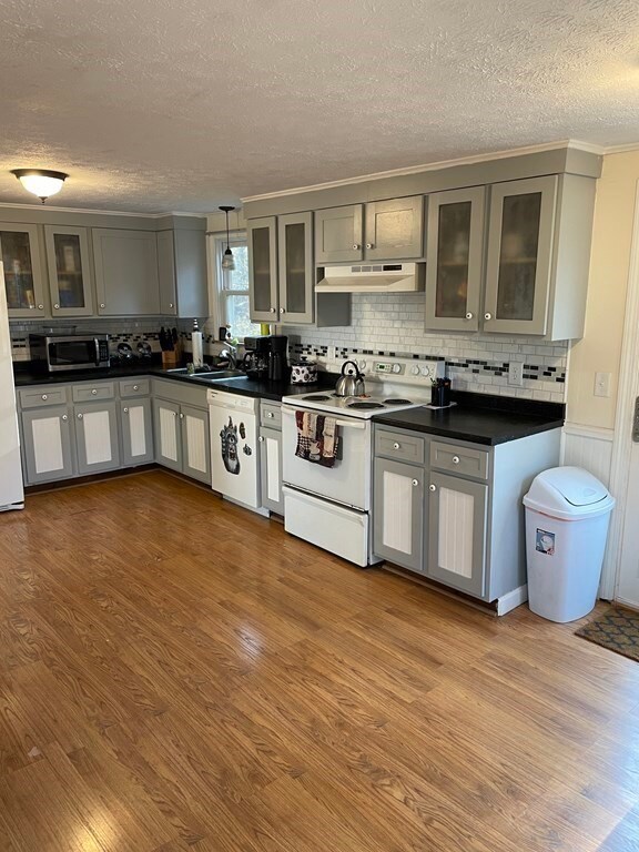 23 White Pine Ave, West Wareham, MA 02576 - photo 4