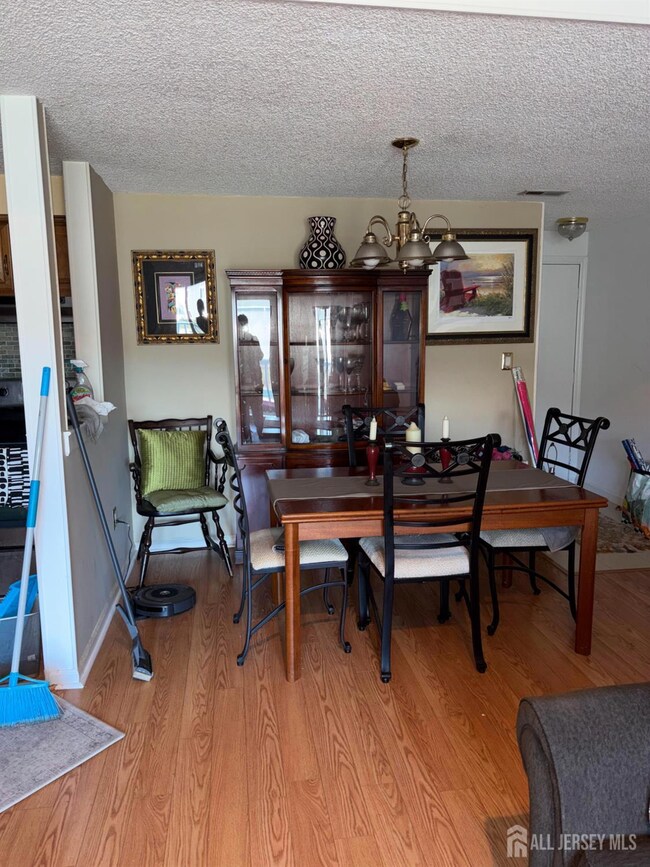 8408 Tamarron Dr, Plainsboro, NJ 08536 - photo 4