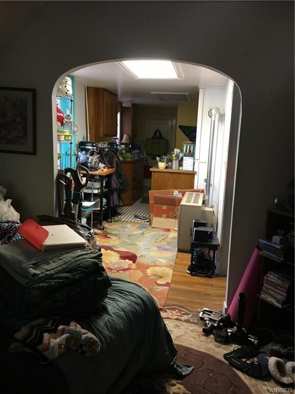 upper tenant one bedroom apt