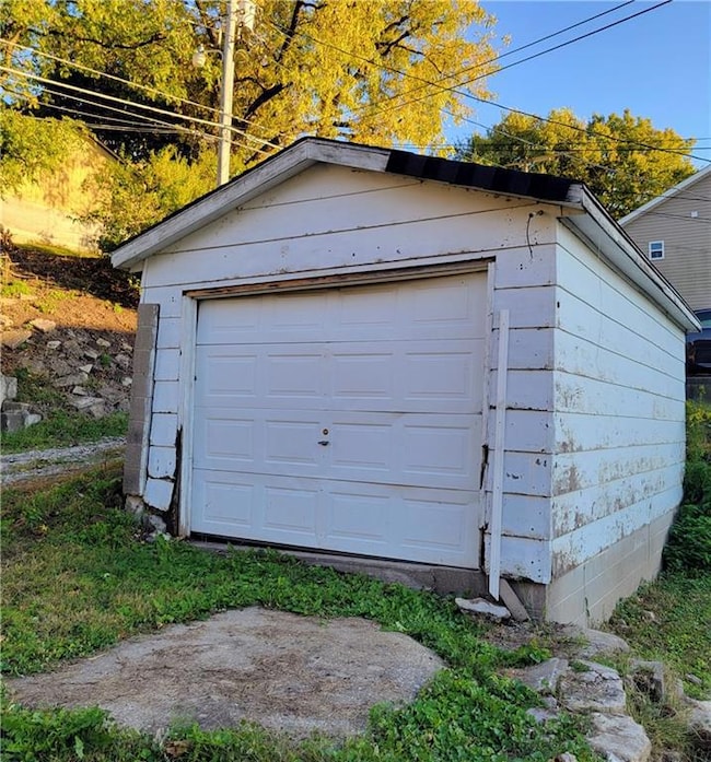 711 N 4th St, Saint Joseph, MO 64501 - photo 7