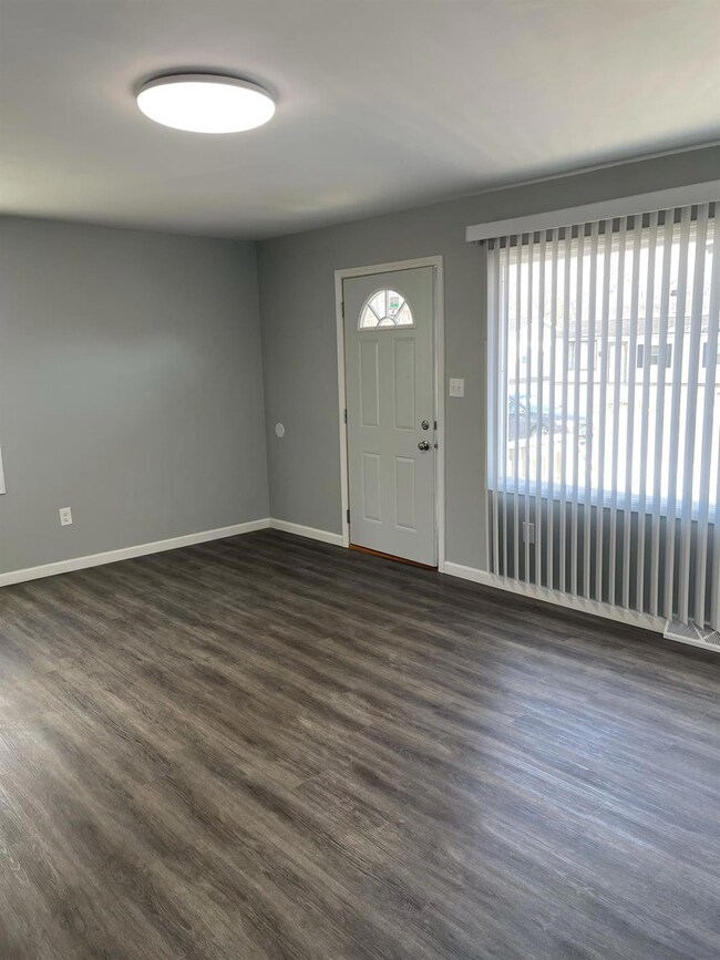 646 Allen St, Gary, IN 46403 - photo 3