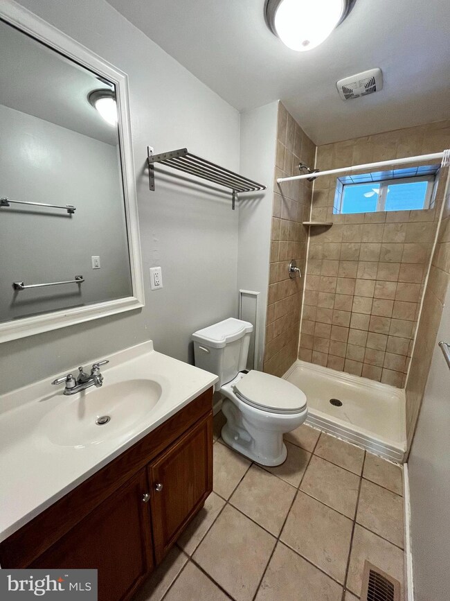 235 E Main St unit 2, Lansdale, PA 19446 - photo 5