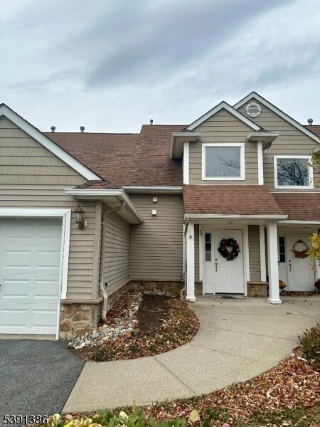 40 Bourne CI, Hardyston Twp., NJ 07419 - photo 2