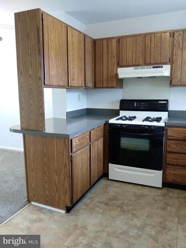 1909 Yorktown N, Norristown, PA 19403 - photo 2