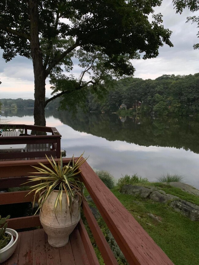 213 River Road Extension unit B, Cos Cob, CT 06807 - photo 4