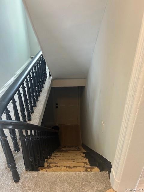 309 S Broadway unit 2 - Upper Level, Lindenhurst, NY 11757 - photo 3