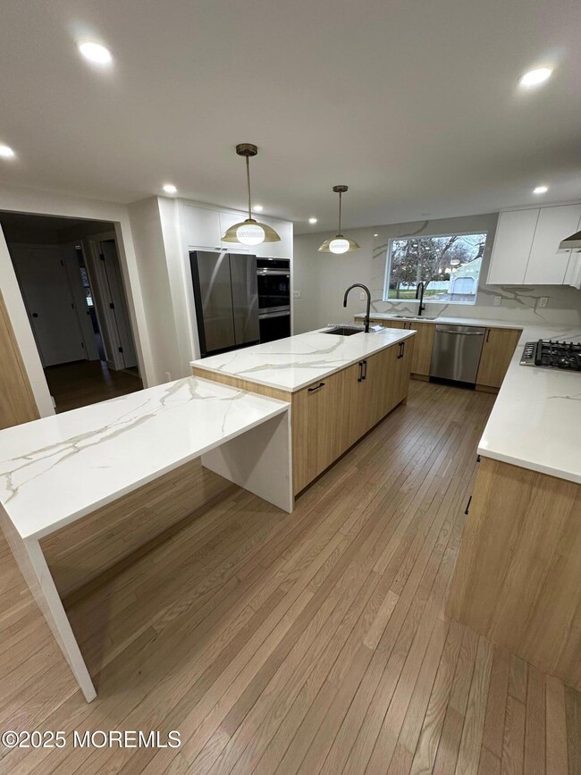 469 Wall St, Eatontown, NJ 07724 - photo 5