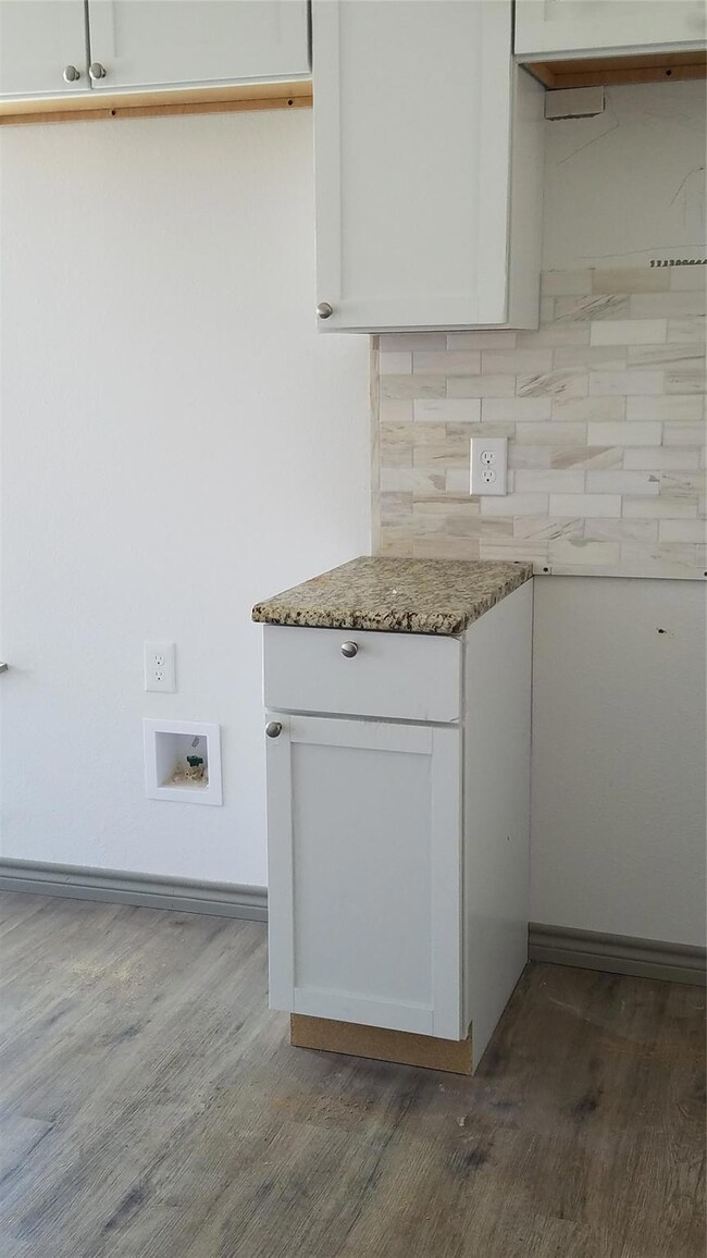 1047 Dubois St, Denison, TX 75020 - photo 7