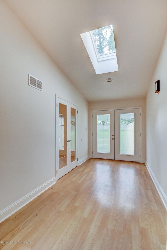 11 Cormorant Dr, Middletown, NJ 07748 - photo 3