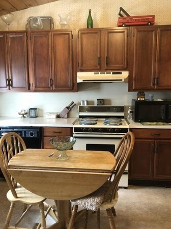 643 Rathbun St, Blackstone, MA 01504 - photo 4