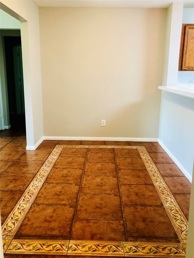 10950 Malden Dr, Houston, TX 77075 - photo 7