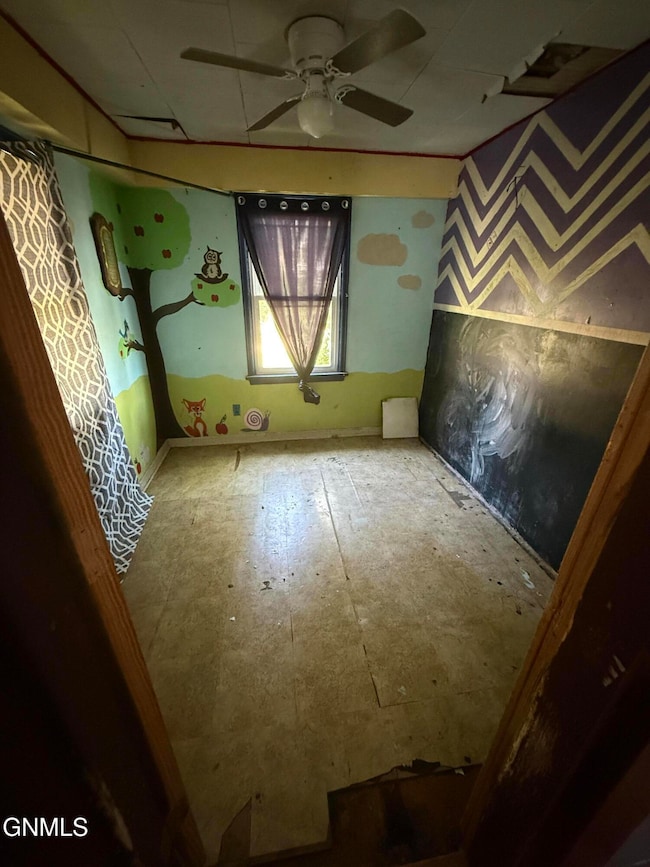 421 W Main St, Beulah, ND 58523 - photo 5