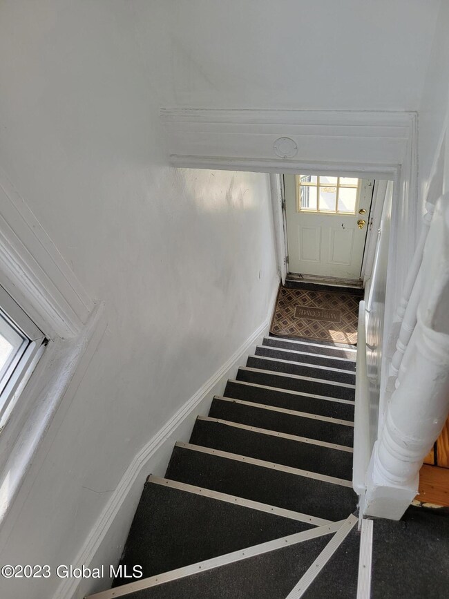 431 Bradford St unit 2, Albany, NY 12206 - photo 2