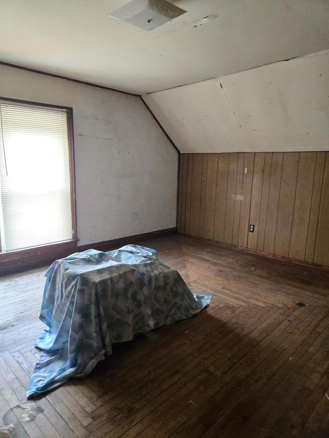 1026 Lillian St, Hobart, IN 46342 - photo 6