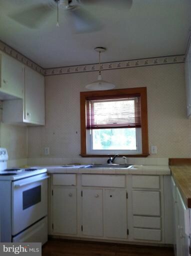339 Ellerton S, Laurel, MD 20724 - photo 5