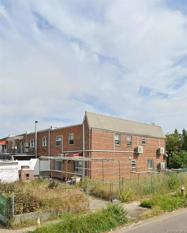 25-72 127th St, Flushing, NY 11354 - photo 3