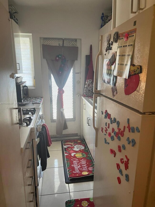 900 Euclid Ave unit 18, Miami Beach, FL 33139 - photo 2