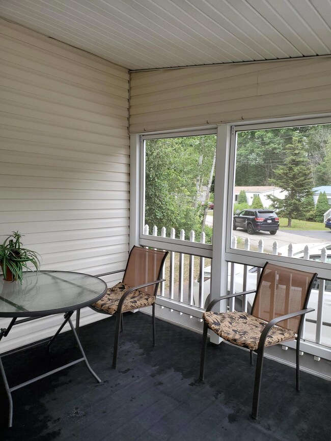 SCREENED PORCH
