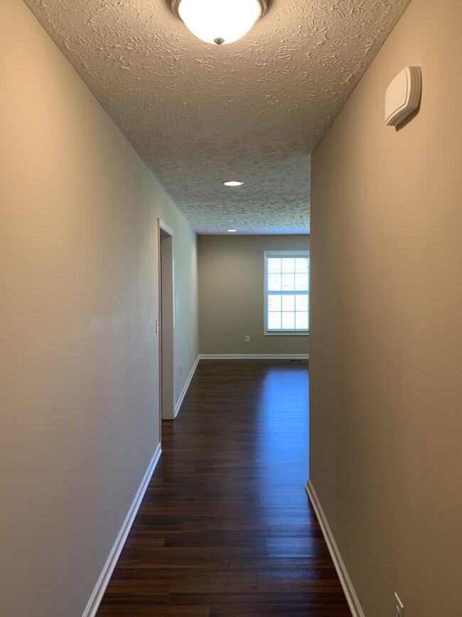 426 Woodrow St, Manchester, TN 37355 - photo 2